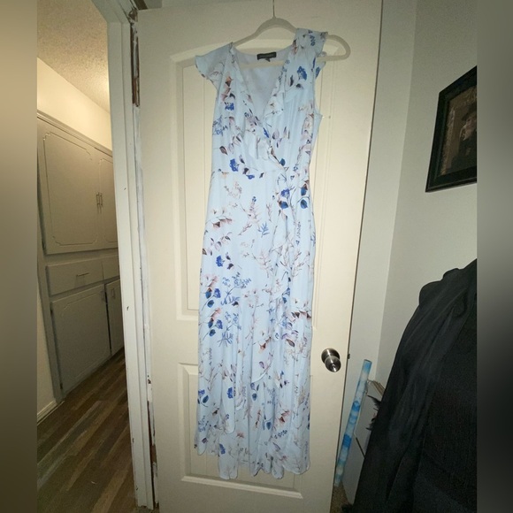 BANANA REPUBLIC Faux Wrap High Low Floral Ruffle Dress. Size 4 tall - Picture 4 of 13